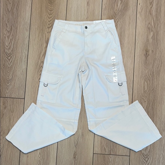 American Eagle Outfitters Pants - NWT - American Eagle Outfitters Light Beige Cargo Pants
